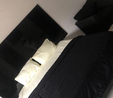 Surulere Hotel | Xi Lounge And Suite