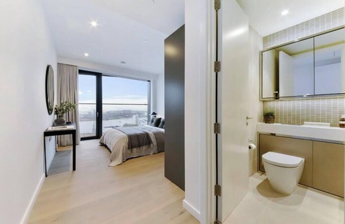 Canary Wharf Hotel | XOX Hotels Canary Wharf