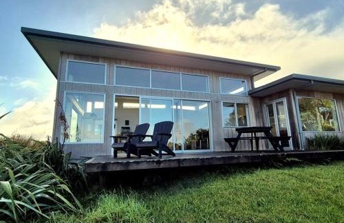 Great Barrier Island Apartment | XSPOT Cliff House apartment, secluded 4WD location