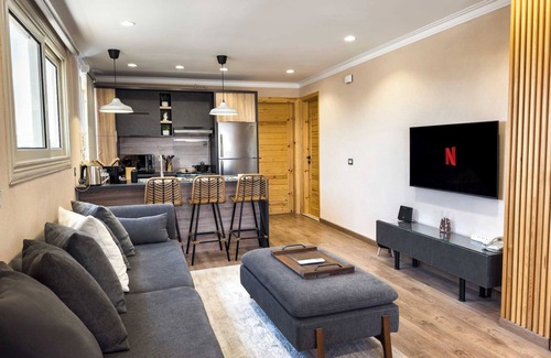 Heliopolis Apartment | Xuru Stays I The 1bdr Rustic Rooftop w/Wow Outdoor Terrace