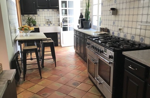 Les Angles House | XVII property panoramic view of the Alpilles 5 min from Avignon