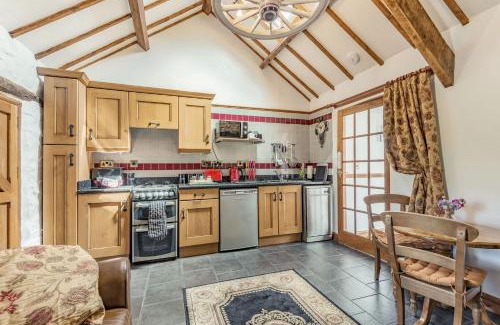 Llanbedr House | Y Becws