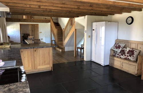 Llanrhian House | Y Beudy (The Cow Byre) Sleeps 8 (4 Bedrooms)