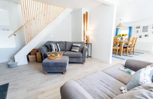 Rhosneigr House | Y Bwthyn