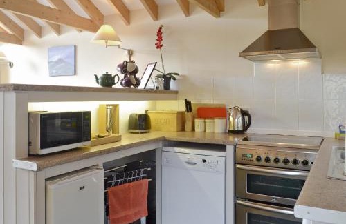 Llangadog House | Y Bwthyn-Oxm