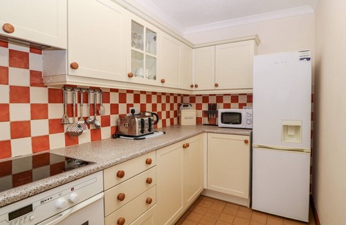 Llannor Cottage | Y BWTHYN, pet friendly, with pool in Pwllheli