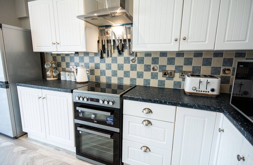 Llanfaelog Cottage | Y Bwthyn - sleeps 4 guests in 2 bedrooms