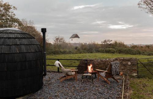 Amlwch House | Y Caban - A Luxury Rural Retreat with Seaviews