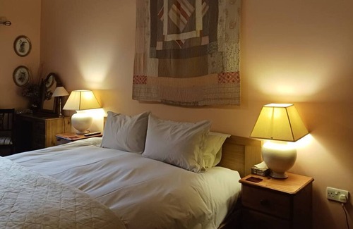 Llanybydder House | Y Cartws in Llanybydder