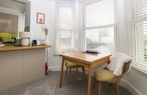 Criccieth Apartment | Y Castell Apartment 2