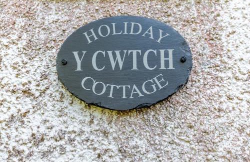 Llanybydder House | Y Cwtch
