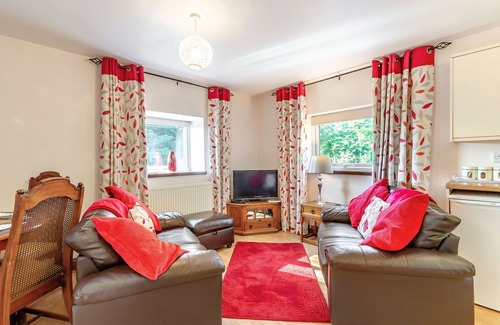 Llanybydder Cottage | Y CWTCH, pet friendly, character holiday cottage in Llanybydder