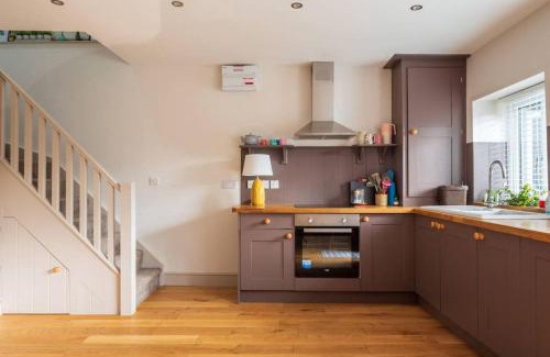 Pentrefelin House | Y Cwtsh