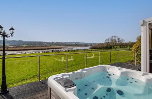Cardigan House | Y Dorlan