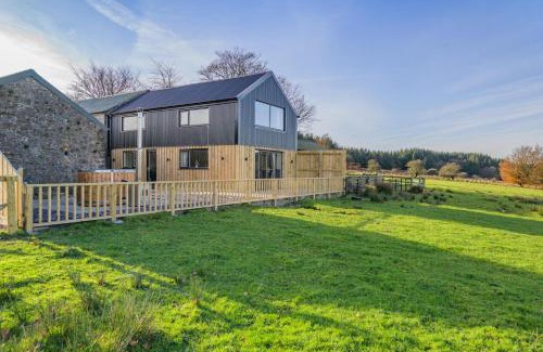 Llanvair Kilgeddin House | Y Golwg