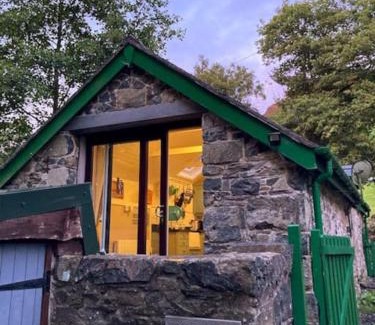 Dolgellau House | Y Gribyn - Modern stone cottage within Snowdonia's National Park