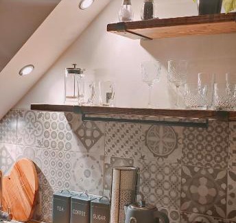 Glangrwyney Apartment | Y Llofft - Cosy Country Retreat in the Brecon Beacons