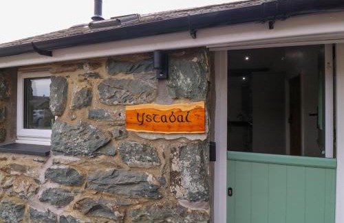 Dyffryn Ardudwy House | Y Stabl