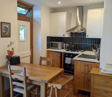 Barmouth Apartment | Y Swdio, Ferm Glandwr