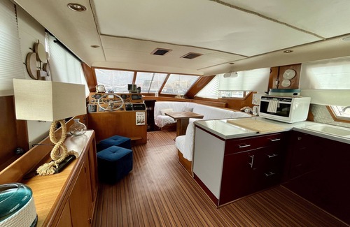 Sete Boat Rental | Yacht 2 to 8 berths facing Mont Saint-Clair