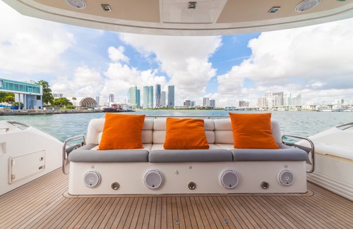 Downtown Miami Boat Rental | Yacht charter , Sunsekeer Manhatan 70 foot , 4 hours min , 6 hours max