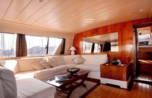 Opera Boat Rental | Yacht CYOS
