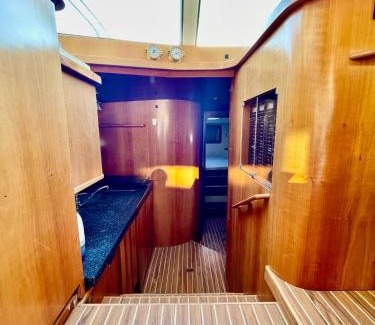 Deauville City Centre Boat Rental | YACHT DEAUVILLE