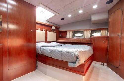 La Rochelle City Centre Boat Rental | Yacht EVASION La Rochelle - Bateau insolite