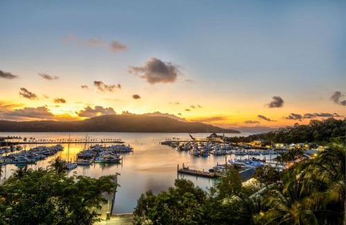 Hamilton Island Apartment | Yacht Harbour Tower 2, Hamilton Island - Million Dollar Views, Buggy & Valet Service