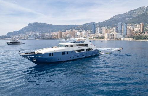 Cannes Old Town Boat Rental | Yacht iRama Cannes