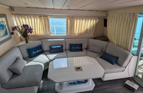 Cannes Old Town Boat Rental | Yacht Mémorable en Plein Coeur de Cannes - Beau Rivage