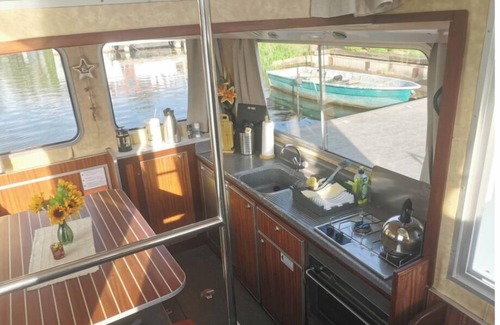 Lychen Boat Rental | Yachtcharter in Mecklenburgische Seenplatte·locaboat Pénichette 1107w