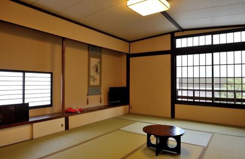 Kamigyo Hotel | Yadoya Nishijinso
