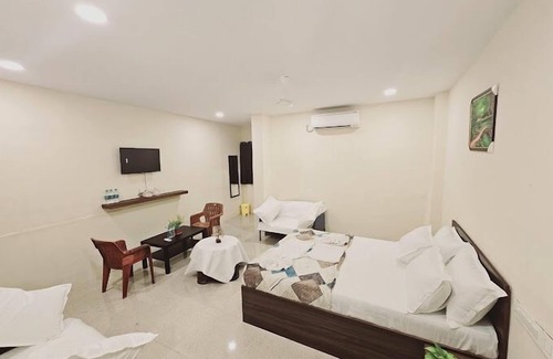 Fish Market Hotel | YADUKUL HOTEL