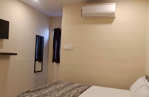 Fish Market Hotel | YADUKUL HOTEL