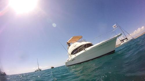 Playa Blanca Boat Rental | Yaku Wayra Charter