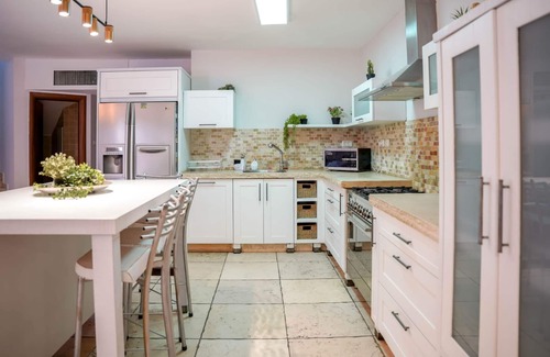 Eilat Villa | YalaRent Fruit Tree Villa - Private Pool