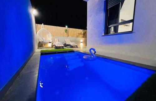 Migdal Apartment | Yalarent Melody- Suites with privat pools