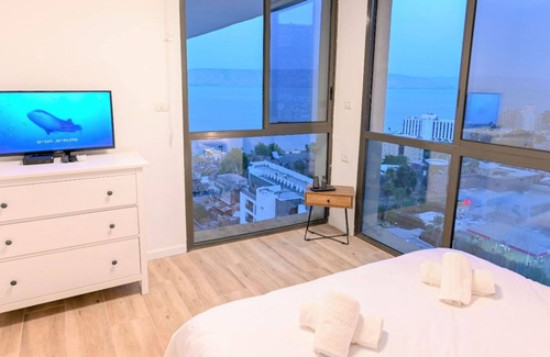 Tiberias Old City Apartment | YalaRent Migdalor Apartments with Sea Views