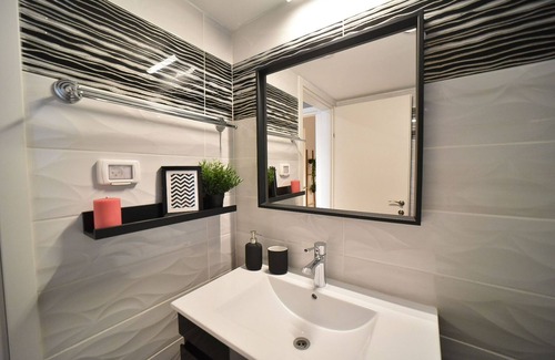 Tiberias Old City Apartment | YalaRent Migdalor Apartments with Sea Views