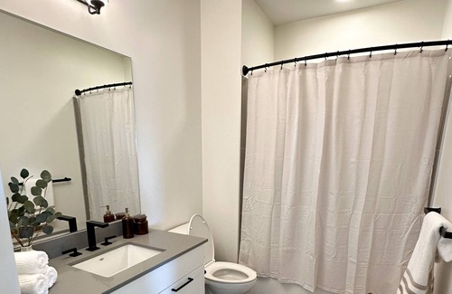 Downtown Apartment | Yale Luxury Apartment IG @Yalehousing