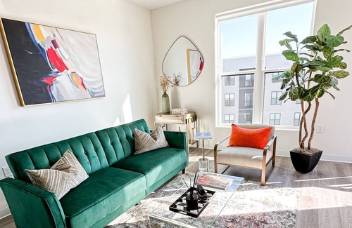 Downtown Apartment | Yale Luxury Apartment IG @Yalehousing