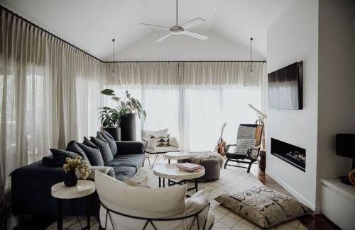 Suffolk Park House | Yallambee Suffolk Park Beach Front