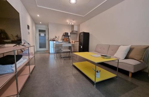 Yangjae-dong Apartment | Yangjae Station & Stream Stay