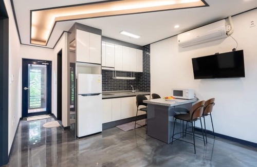 Seojong House | Yangpyeong Chorokbam Pool Villa Pension