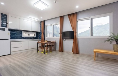 Seojong House | Yangpyeong Chorokbam Pool Villa Pension