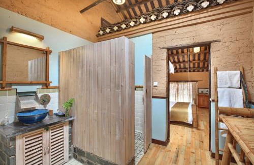 Ten Mile Gallery House | Yangshuo Village Inn Boutique Hotel
