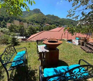 Teteven Villa | Yaninata Art House in Teteven