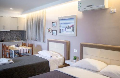 Ksamil Apartment | Yard Apartments - by Hotel Ronaldo