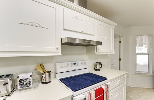 Biloxi House | Yard & Dock: Waterfront Group Getaway in Biloxi
